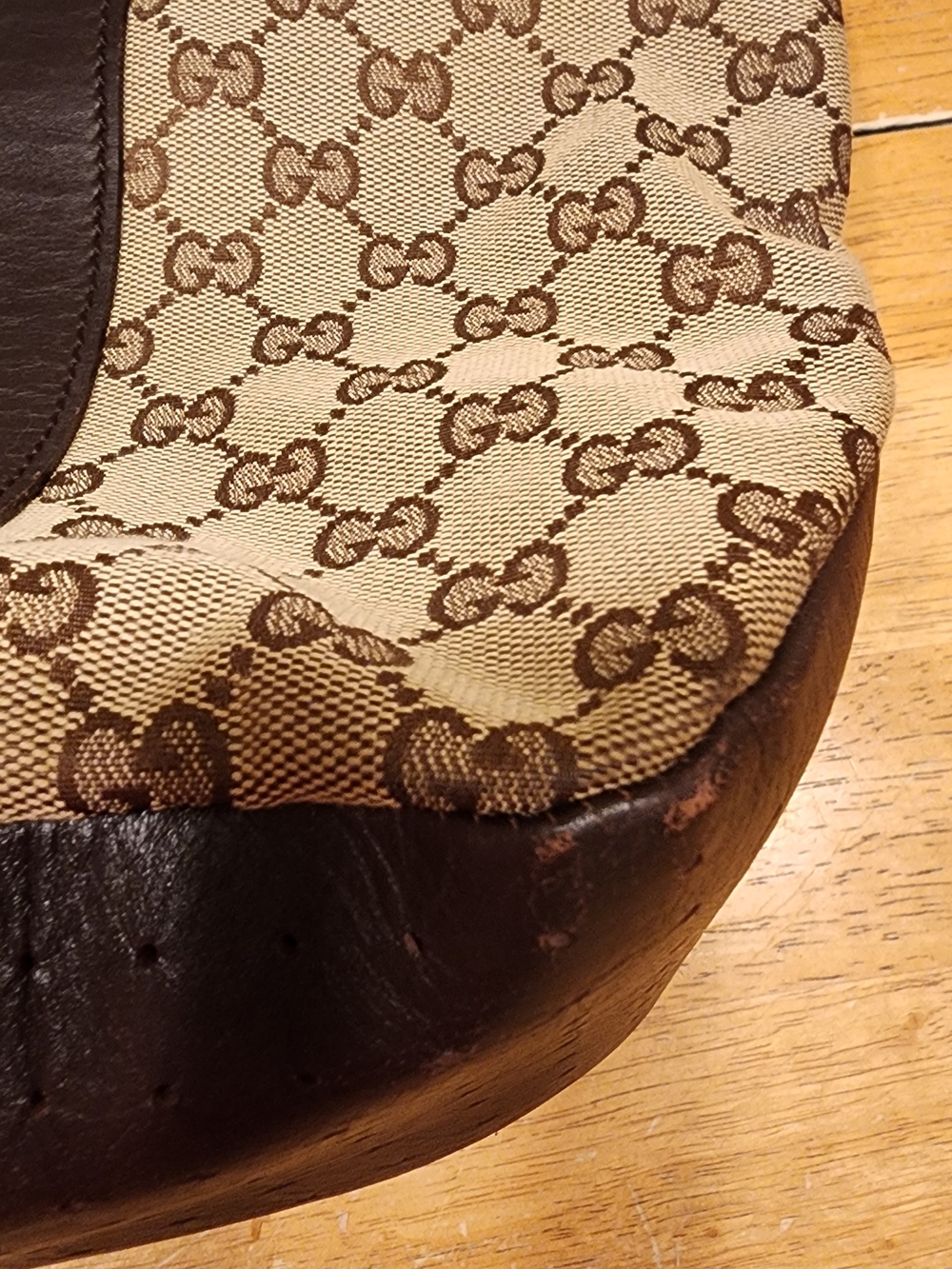 Gucci Beige GG Supreme Canvas Tote with Dark Brown Leather Trim - Picture 7 of 16